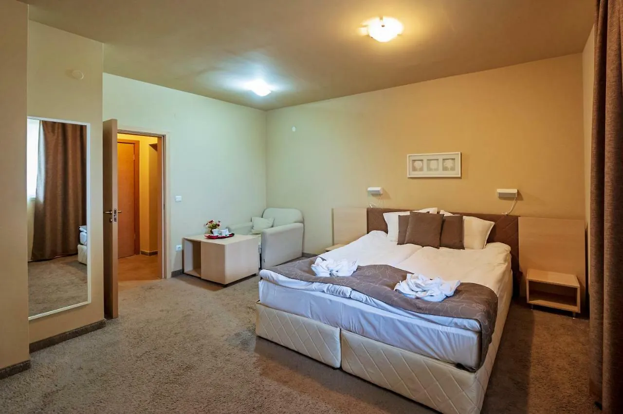 Thermal Hotel Seven Seasons Баня